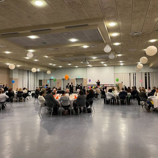 Al De Filippi la cena organizzata dagli studenti per continuare a fare del bene nel nome di Nicholas