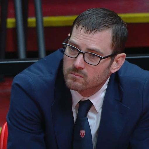 Coach Bialaszewski in panchina contro Milano