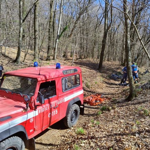 FOTO. Malore nei boschi del Campo dei Fiori: cinquantenne soccorso