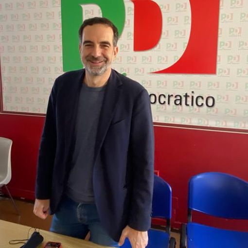 Il senatore Alessandro Alfieri questa mattina nella sede del Pd varesino