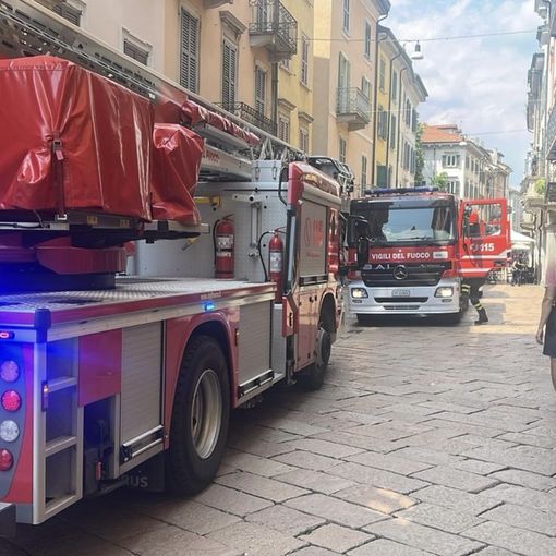 Principio di incendio in un negozio di corso Matteotti. In centro arrivano i vigili del fuoco