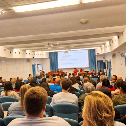 Un corso per diventare volontari della Croce Rossa: grande partecipazione alla prima serata a Varese Un corso per diventare volontari della Croce Rossa: grande partecipazione alla prima serata a Varese
