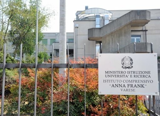 Tentato furto all'Anna Frank, la preside: «Servono adeguati impianti antintrusione. La scuola è vita e va tutelata»
