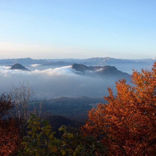 Belle giornate d'autunno su tutta la provincia con temperature di molti gradi oltre le medie del periodo (foto P.Valisa - Centro Geofisico Prealpino) Belle giornate d'autunno su tutta la provincia con temperature di molti gradi oltre le medie del periodo (foto P.Valisa - Centro Geofisico Prealpino)
