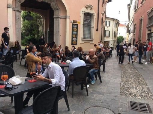 Varese, i locali del centro reggeranno la movida in sicurezza? Oggi incontro decisivo in via Cavallotti