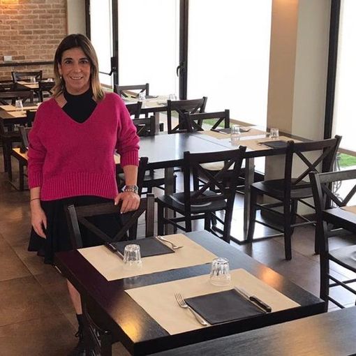 Barbara assieme al fratello Paolo alla pizzeria &quot;Il Canneto&quot; di Bodio Lomnago che oggi compie 35 anni: auguri, &quot;ragazzi&quot;