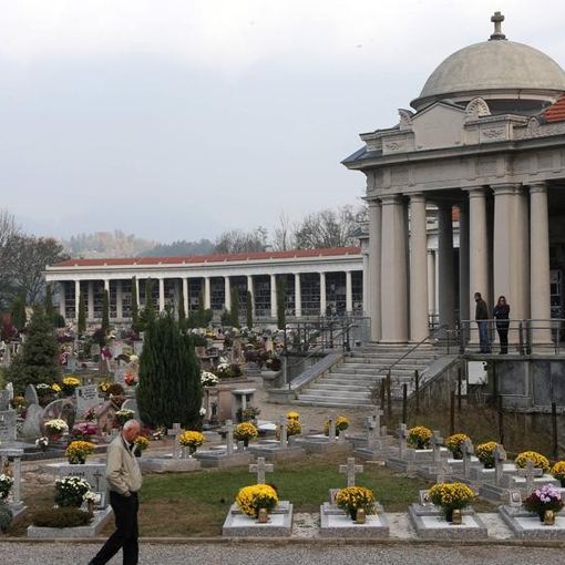 Famedio, tombe di famiglia e spazio anche alle ceneri degli animali domestici: a Varese un nuovo regolamento cimiteriale