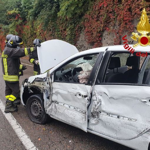Varese, schianto in via Campigli: ragazza e anziana ferite e disagi al traffico