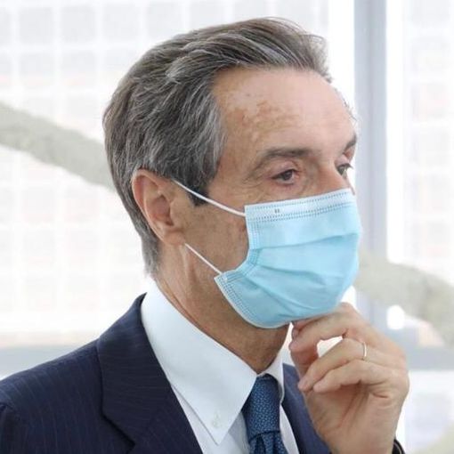 Mascherine obbligatorie fino al 14 luglio, la conferma di Fontana: «Lo chiedono i virologi»
