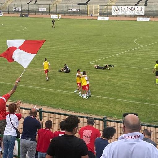 Minaj è diventato cigno, Disabato e il gol del secolo, Porro a una partita dal 10 in pagella. Tifosi da serie C