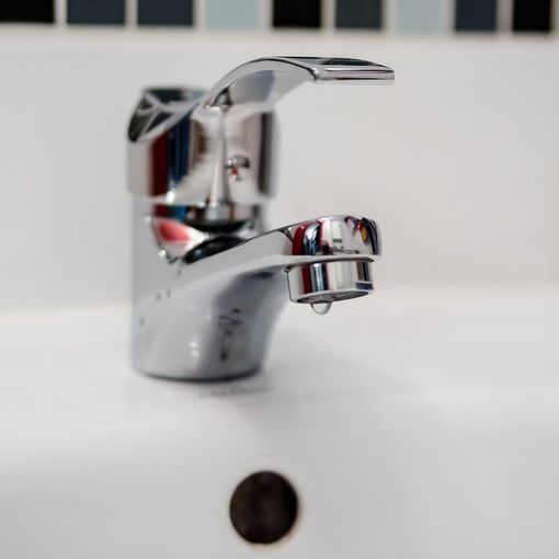 Si brucia una pompa dell'acqua: disagi a Cavaria