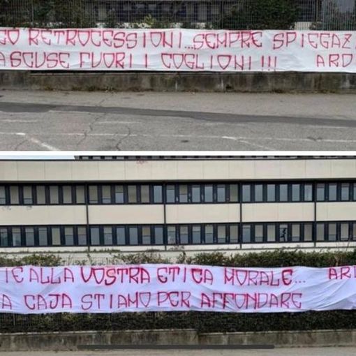 Gli Arditi contestano la Pallacanestro Varese: due striscioni appesi fuori dal palazzetto