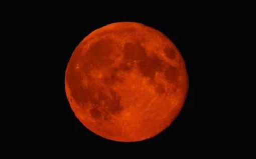 Luna di sangue nella notte tra sabato e domenica: in Italia l'eclissi sarà visibile dalle 4.28 fino all'inizio della fase totale