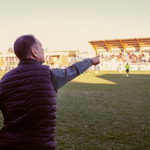 In un mondo del calcio senza bandiere, Spilli lo è: conferma triennale alla Varesina