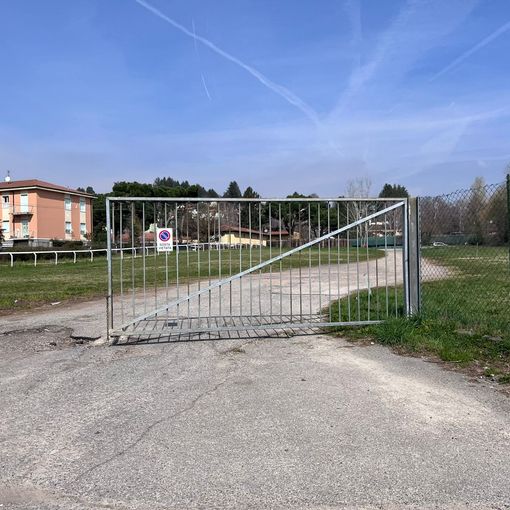 L'area tra palaghiaccio, ippodromo e UnaHotels dove martedì sera è stato impedito a molti spettatori di parcheggiare prima della partita dei Mastini L'area tra palaghiaccio, ippodromo e UnaHotels dove martedì sera è stato impedito a molti spettatori di parcheggiare prima della partita dei Mastini
