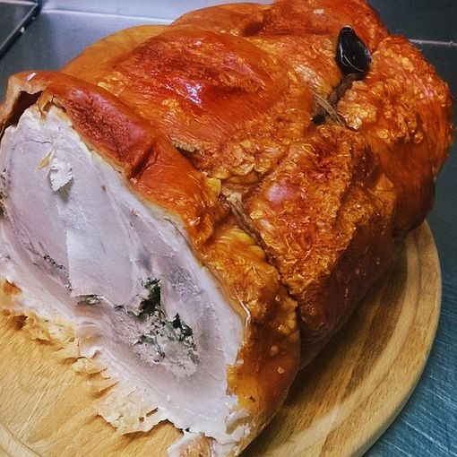 A Luvinate, tutta da gustare, arriva la porchetta abruzzese di Campli