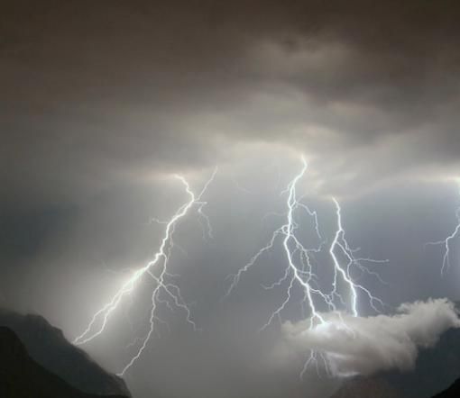 AGGIORNAMENTO METEO. Bertoni: «In serata e nella notte altri temporali intensi con rischio grandine»
