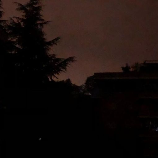 La situazione di blackout segnalataci da un lettore intorno alle 22.30 di questa sera in via Proserpio