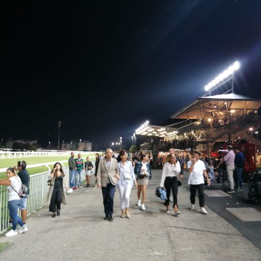 FOTO. Ippica, non solo Gran Premio: le Bettole e Varese vincono grazie a beneficenza, ricordo e passione
