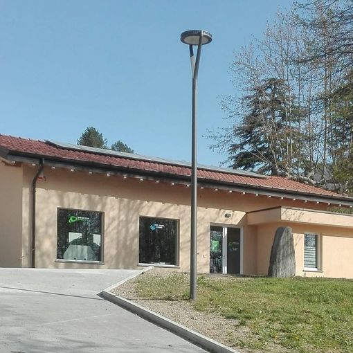 L'attuale sede dell'InformaGiovani InformaLavoro sul lungolago di Gavirate