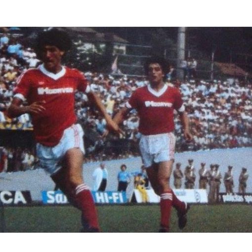 Ultima giornata della serie B 1982/83: il gol dell'1-1 del cremonese Rebonato non basta ai grigiorossi con in campo un Vialli diciottenne per sbancare il Franco Ossola ed essere promossi per la prima volta nella storia in serie A