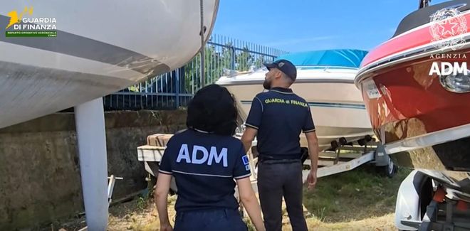 (foto da comunicato stampa Guardia di Finanza) (foto da comunicato stampa Guardia di Finanza)