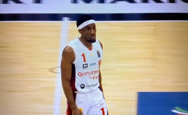Ottimo esordio in maglia Openjobmetis per Carlos Stewart