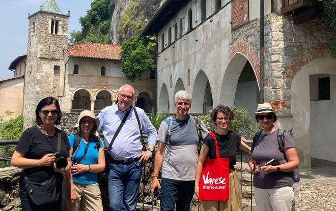 I giornalisti tedeschi all'Eremo di Santa Caterina del Sasso a Leggiuno