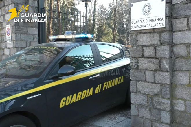 Crediti fiscali falsi da 200 milioni, la Guardia di Finanza di Varese denuncia 18 persone. Chiesta la chiusura della partita Iva di 45 società Crediti fiscali falsi da 200 milioni, la Guardia di Finanza di Varese denuncia 18 persone. Chiesta la chiusura della partita Iva di 45 società