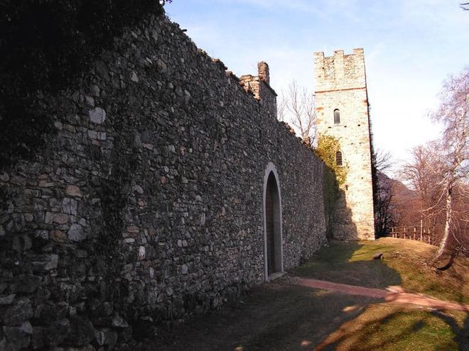 Foto tratta da La Varese Nascosta e dal sito www.icastelli.it