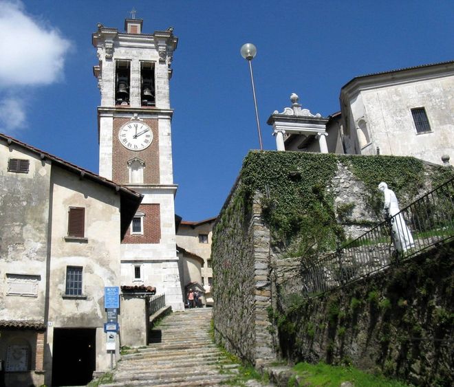 LA VARESE NASCOSTA. Giugno 1599, al Sacro Monte viene posta la prima pietra del campanile LA VARESE NASCOSTA. Giugno 1599, al Sacro Monte viene posta la prima pietra del campanile
