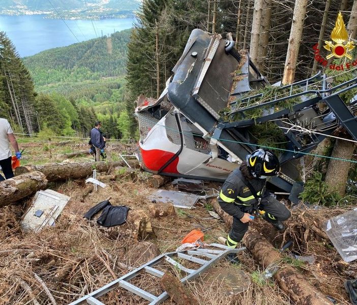 FOTO e VIDEO. Funivia del Mottarone, le immagini della tragedia. La Procura di Verbania sequestra l'impianto