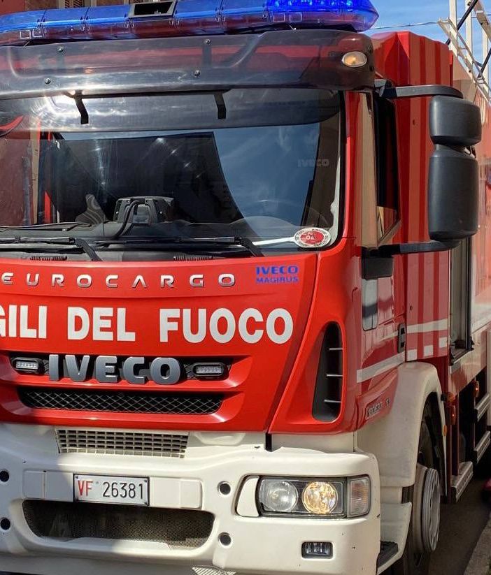 Ancora un incendio a Busto: fiamme in falegnameria