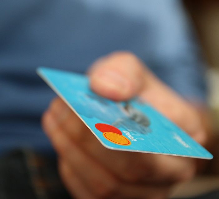 Preleva con la carta di credito rubata. 43enne “pizzicata” dalle telecamere