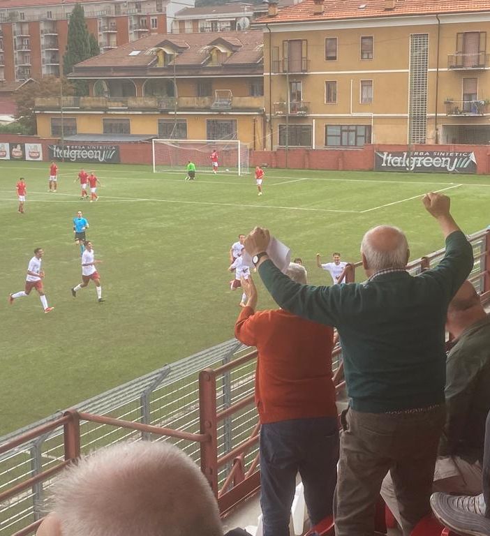 Il Varese davanti fa il solletico: il baby Borgosesia corre e vince (1-0)