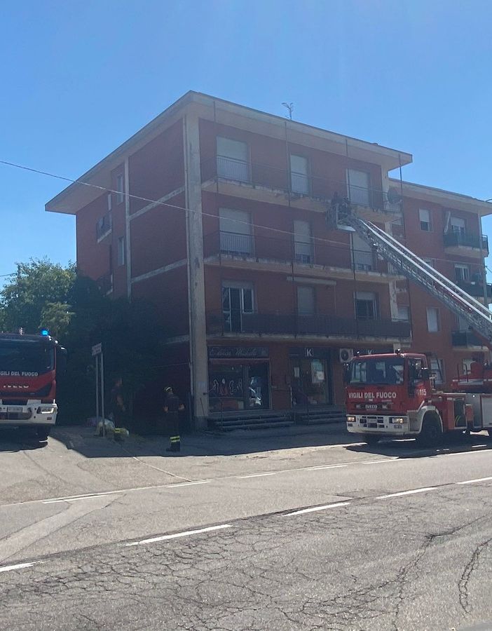 I vigili del fuoco sul luogo dell'intervento (foto A.C.)