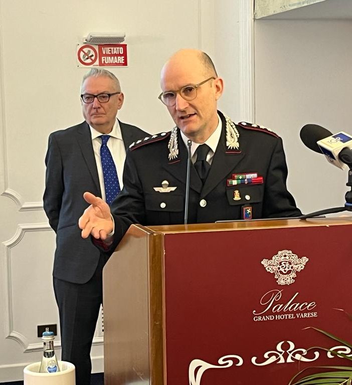 Il comandante provinciale dei carabinieri Gianluca Piasentin durante l'incontro al Palace Hotel