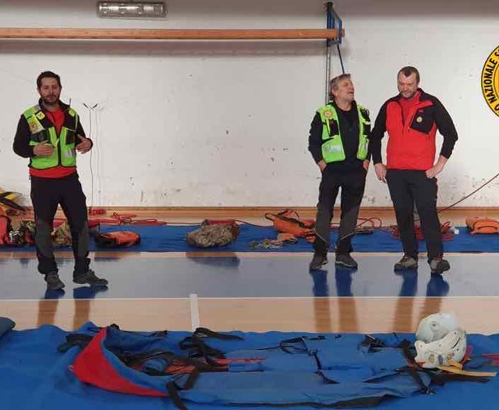 Al Falcone di Gallarate una lezione con il Soccorso Alpino