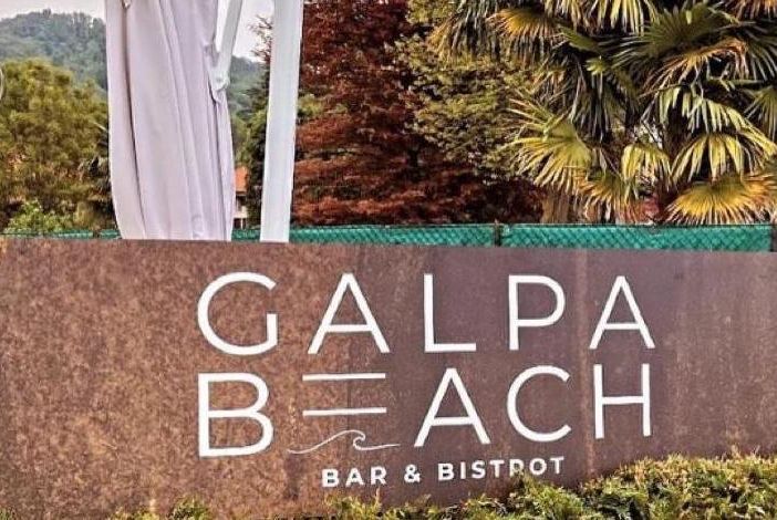 Ladri in azione sul lungolago di Gavirate, furto al Galpa Beach