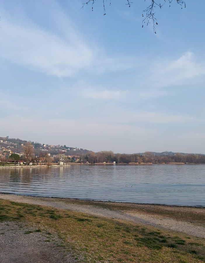 Il lungolago di Gavirate