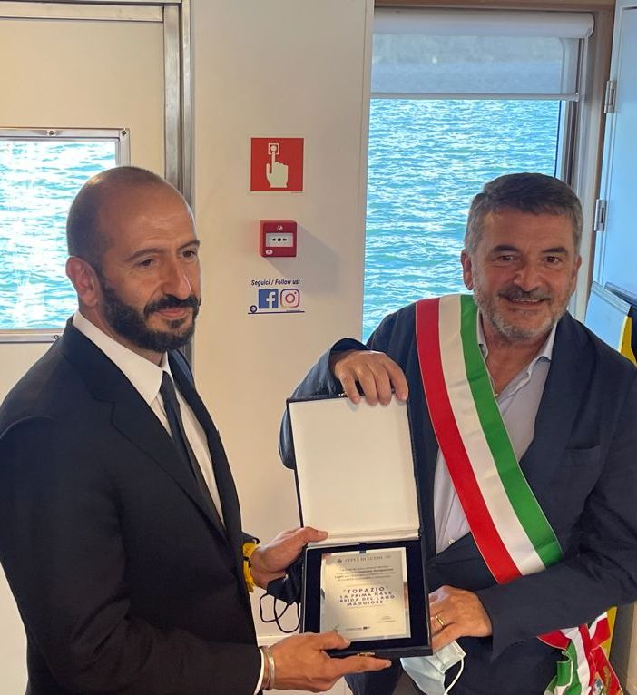 La motonave ibrida Topazio ha fatto tappa a Luino