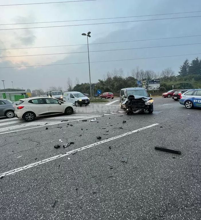 La foto dell'incidente tratta da Mbnews.it