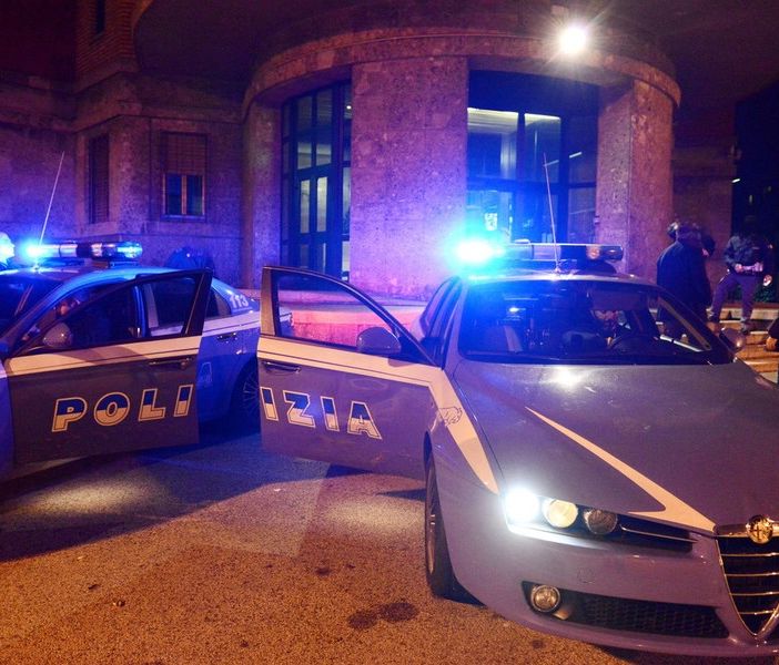 Spacca la vetrina di una pizzeria di viale Borri, poi prende a testate i poliziotti: arrestato