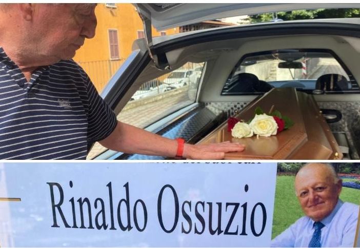 Ezio Macchi e l'ultima dolce carezza per Rinaldo Ossuzio questa mattina nella chiesa di Valle Olona