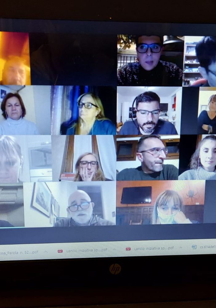 L'abbraccio di tutto il consiglio comunale di Somma Lombardo al sindaco Bellaria