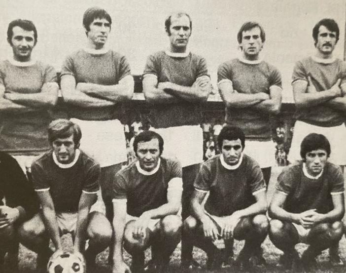 Il Varese 1970/71 degli 8 pari consecutivi nella foto tratta da &quot;100 volte Varese&quot; di Vito Romaniello: da sinistra in piedi Dellagiovanna, Borghi, Braida, Nuti, Morini, Perego, Carmignani. Accosciati Barluzzi, Carelli, Tamborini, Bonatti, Rimbano, Sogliano. Sotto, il Barone
