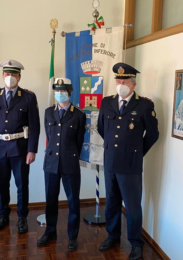 Gli agenti della polizia locale di Venegono Inferiore