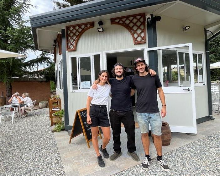 Due ragazzi e quel chiosco al Parco Mantegazza che fa più bella (e buona) Varese. «Menu a chilometro zero e una bevanda solo nostra»