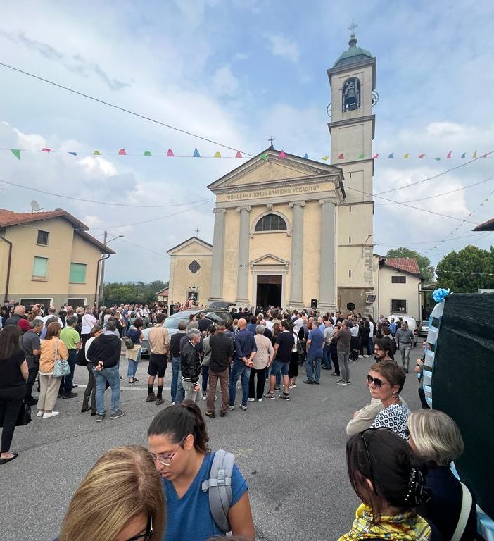 FOTO e VIDEO - «Sull'amore di Giovanni la morte non può nulla. Ti ricorderemo nei sogni»