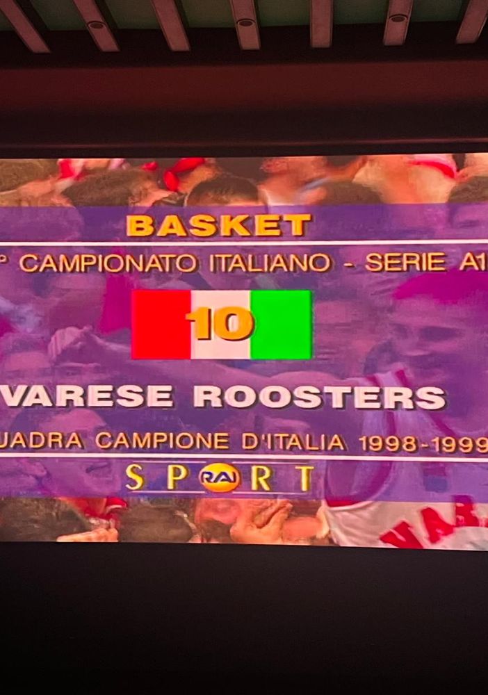 FOTO e VIDEO - I cori, gli applausi, le lacrime: 25 anni dopo Varese è ancora campione d'Italia
